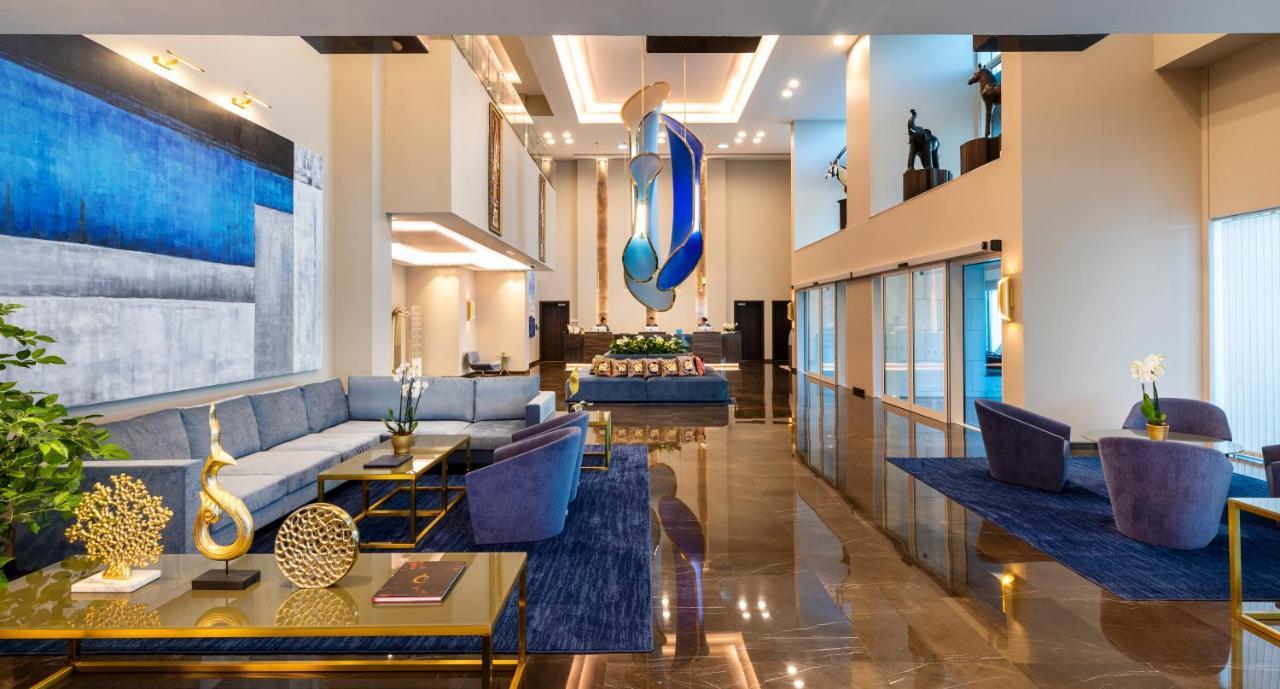 Centara West Bay Hotel&Residences Doha Exterior foto The interior of the lounge