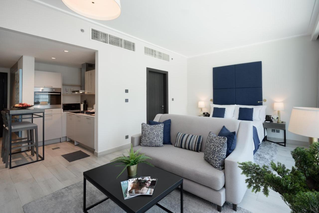 Centara West Bay Hotel&Residences Doha Exterior foto A typical studio apartment