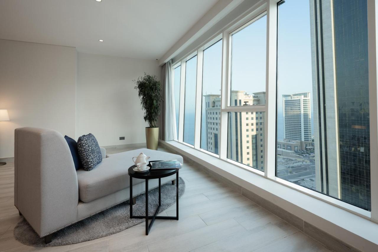 Centara West Bay Hotel&Residences Doha Exterior foto A view from a residential apartment