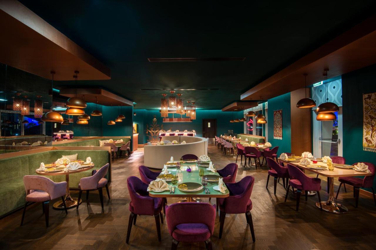 Centara West Bay Hotel&Residences Doha Exterior foto The interior of the restaurant
